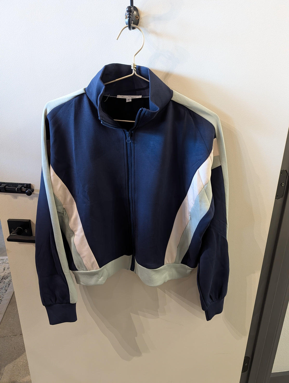 COLOR BLOCK JACKET